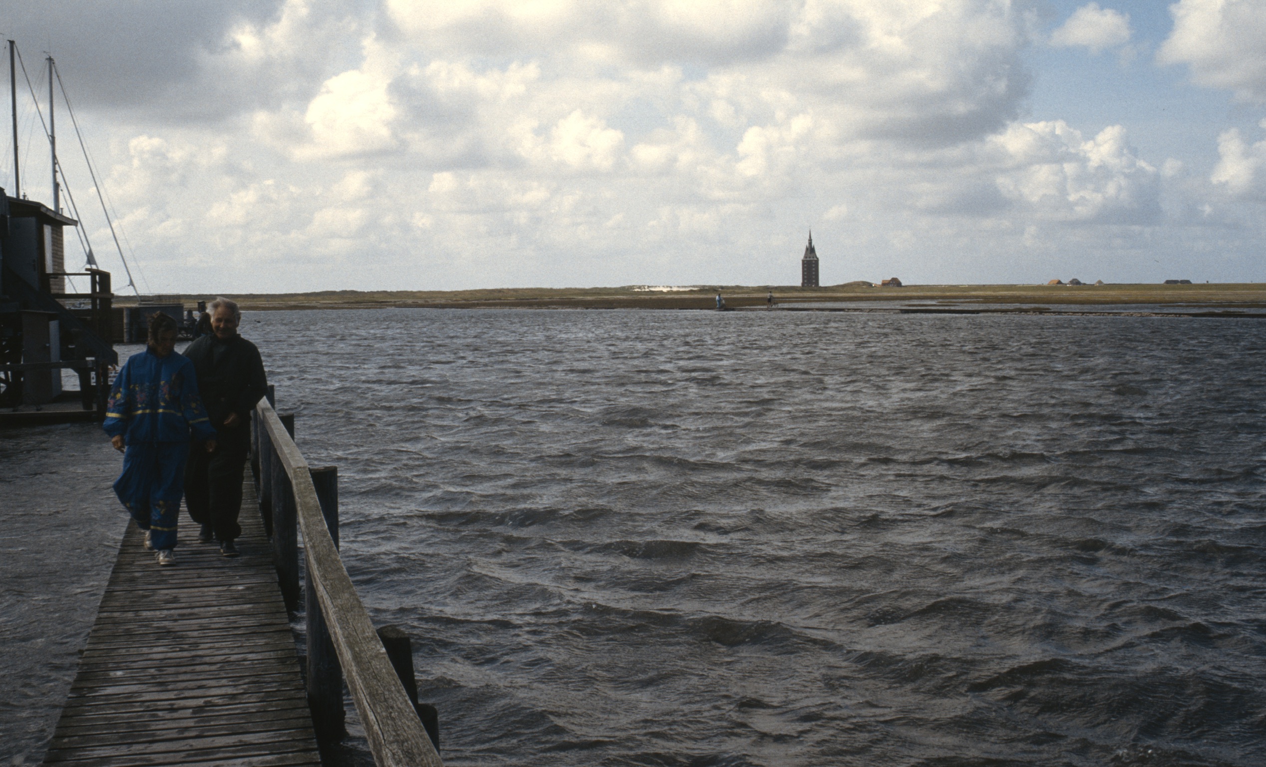 0B0430B9 DDD4 4BE6 B89D DA1EE7005C002020 03 05 3046