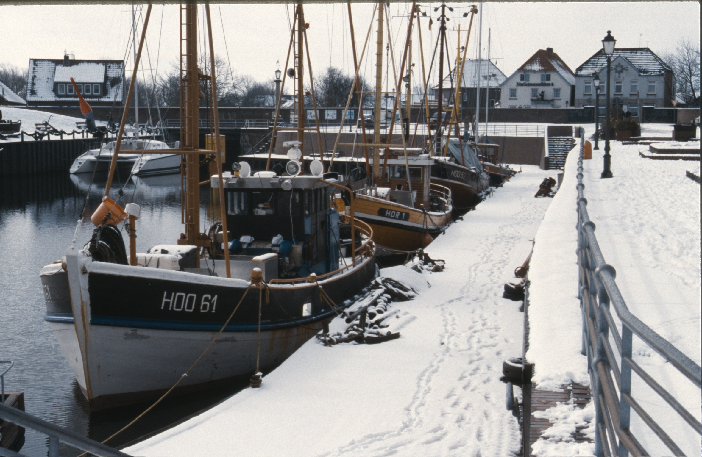 24ED3FF5 980E 40E5 8E84 0F454FB647A02020 02 25 1017