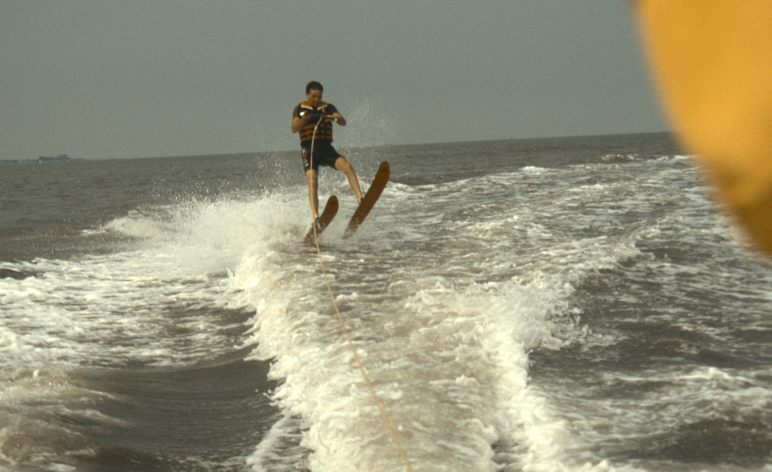 41270A1A E72B 4CE0 99BF 35B08C5246162020 03 05 4032