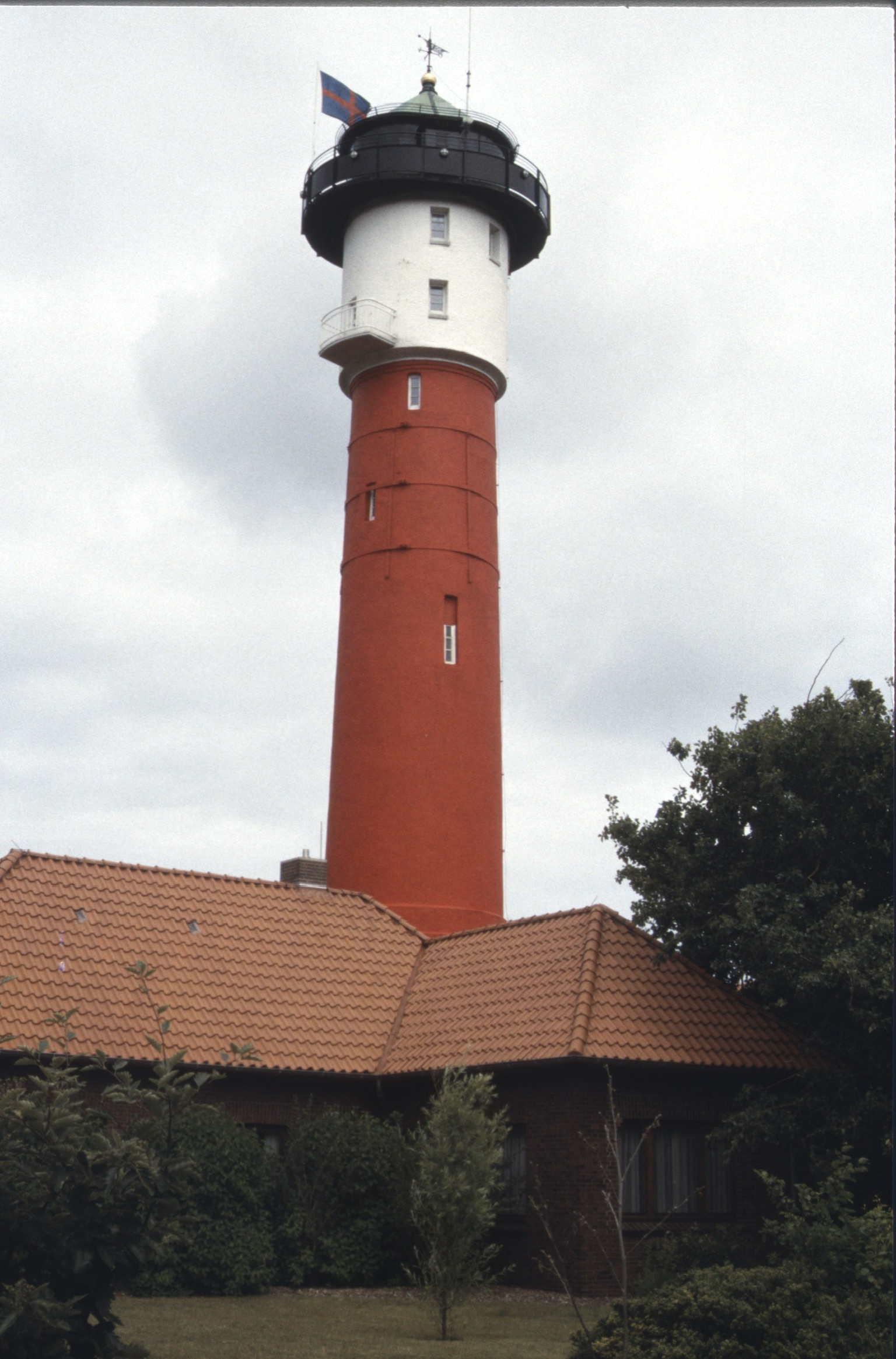 895731AF 1F4E 4B7F 8D1B 418BC2C226132020 02 06 0042a