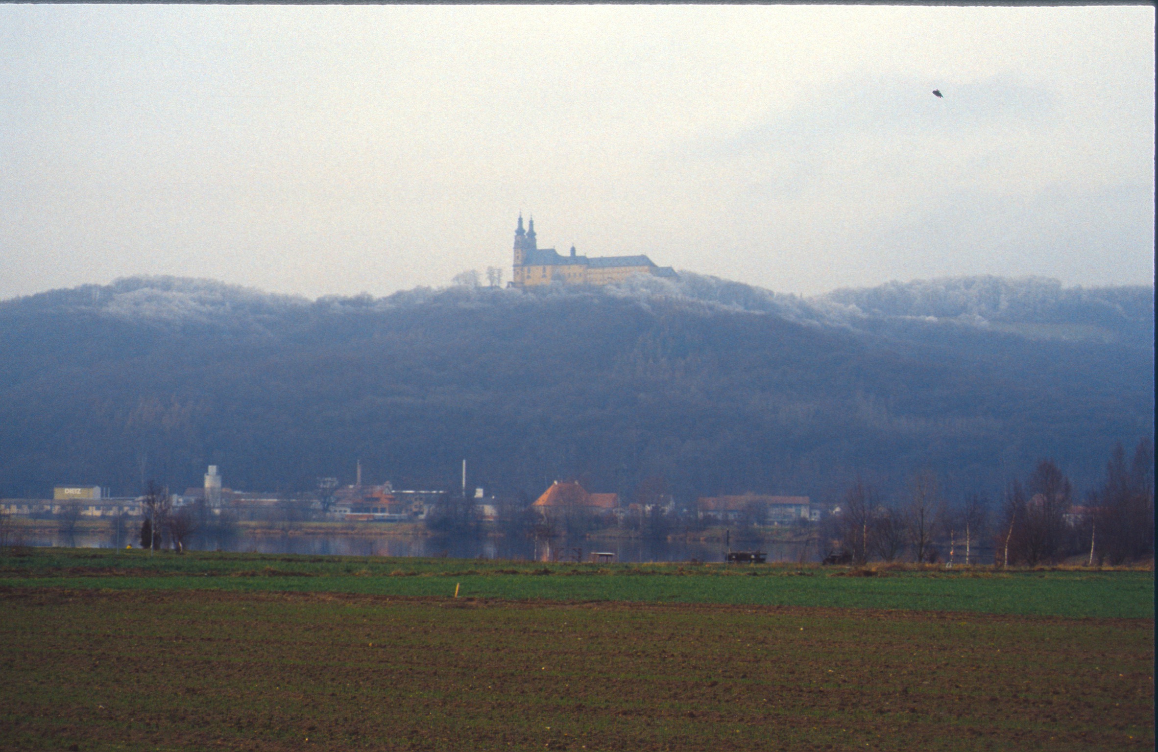 991886EF 95B0 4004 9875 8FF5C83A8EA82020 02 23 0017a