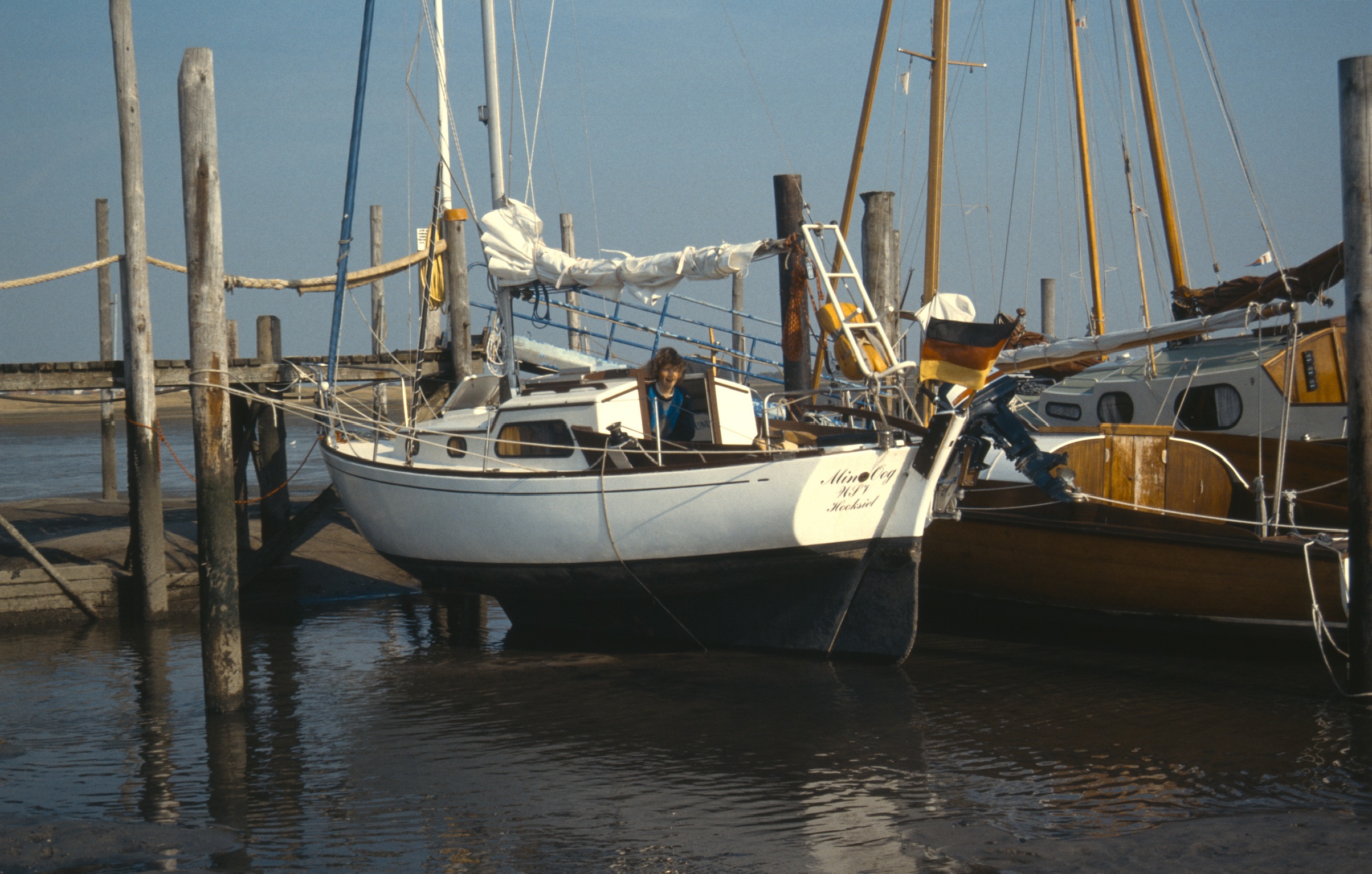 DF1A7F06 5B09 4A77 B709 8E1D07CB7CFC2020 03 06 0002